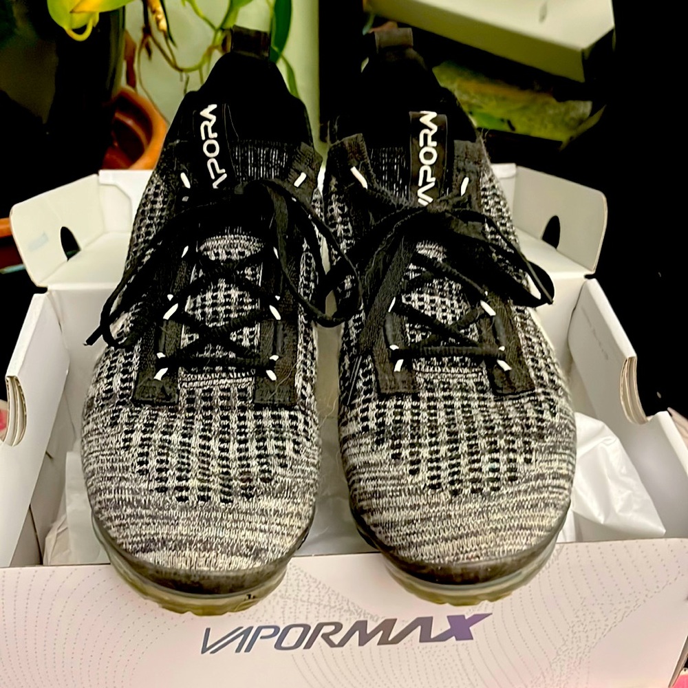 Naik vapor max in black women’s